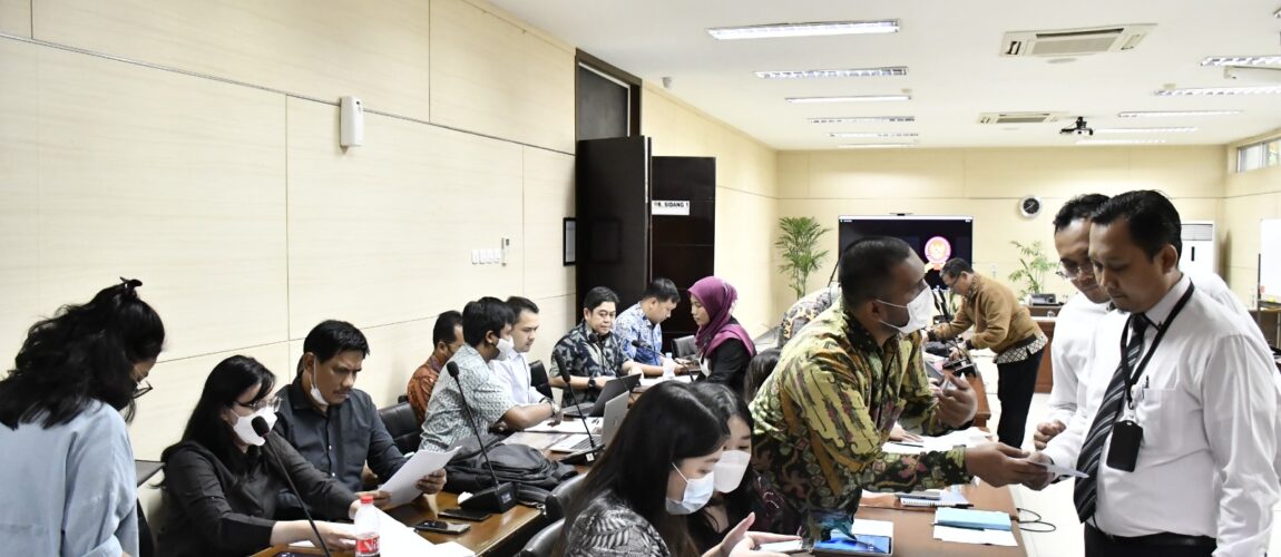 Para Terlapor Sidang Migornas Lakukan Pemeriksaan Alat Bukti Perkara